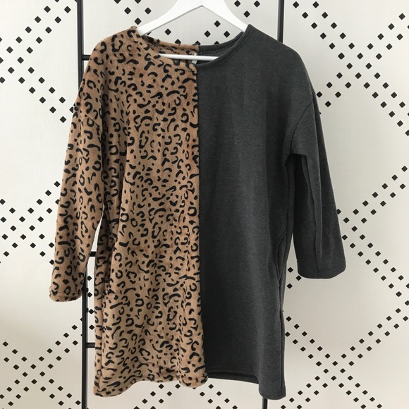 SHEIN Tops - Two Tone Cheetah Tunic with Pockets SHEIN Tops - Two Tone Cheetah Tunic with Pockets